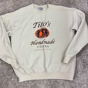 Gildan Cream Crewneck Sweater